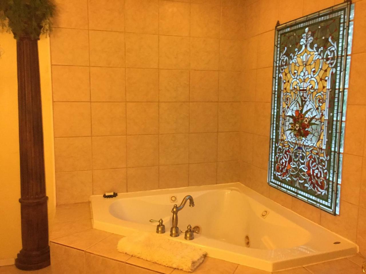 Deluxe Suite with Spa Bath